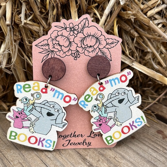 Mo Willems Book Character Earrings/ Teacher or Librarian Earrings - Picture 4 of 10